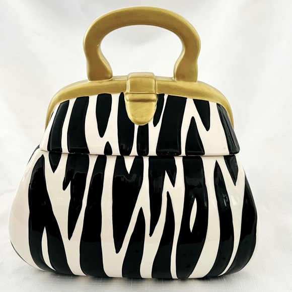 YuYu Perfect Solutions Other - Animal Print Purse / Ceramic  / Host Pick